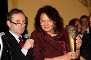 Grzegorz Heromiński i laureatka Złotej Sowy Barbara Kukulska 