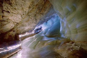 Jaskinie lodowe Eisriesenwelt