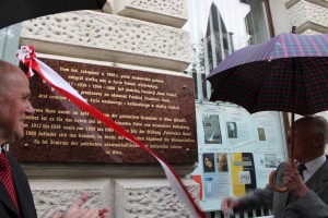 Uroczyste odsłonięcie  tablicy pamiątkowej Fundacji „Dom Polski”.