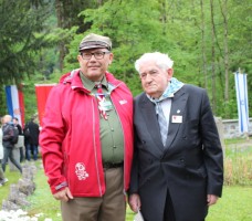 Pan Dyonizy Lechowicz (po prawej) w uroczystościach 70-lecia wyzwolenia obozów Mauthausen - Gusen