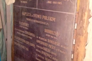 Historyczne tablice dawnego Domu Polskiego w Wiedniu.