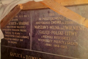 Historyczne tablice pamiątkowe Domu Polskiego wychodzą z ukrycia