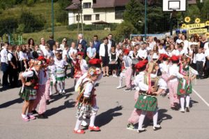 1 września – rozpoczęcie roku szkolnego w Polsce