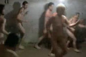 Skandal ! zabawa w komorze gazowej.