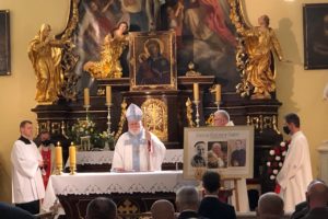 Msza św. z okazji 337. rocznicy Odsieczy Wiedeńskiej i 37 rocznicy obecności na Kahlenbergu Świętego Papieża Jana Pawła II w roku 100 rocznicy Jego urodzin.